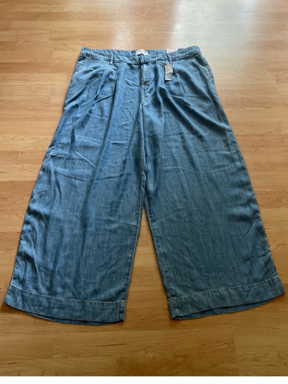 NWT WIDE LEG LIGHTWEIGHT DENIM PANTS 18 2X LANE BRYANT